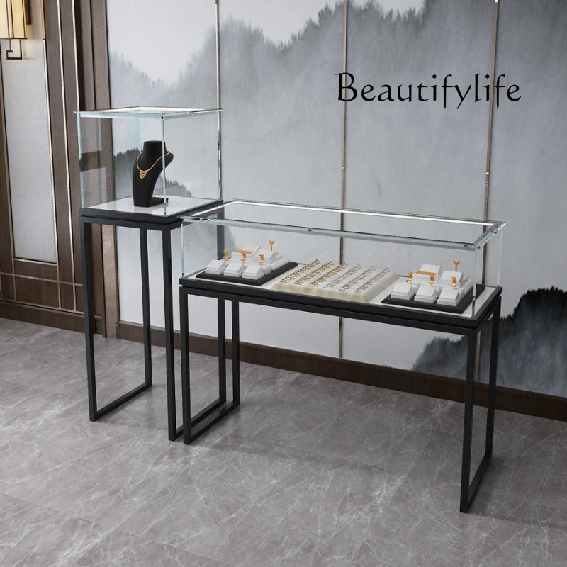 بي جي مخصص. ضوء عرض المجوهرات  - مراجعة Luxury Watch Boutique وسعره