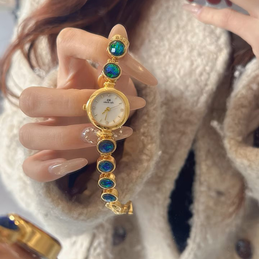 ساعات نسائية فاخرة سوار اليشم  - مراجعة Luxury Watch Brand For Women وسعره