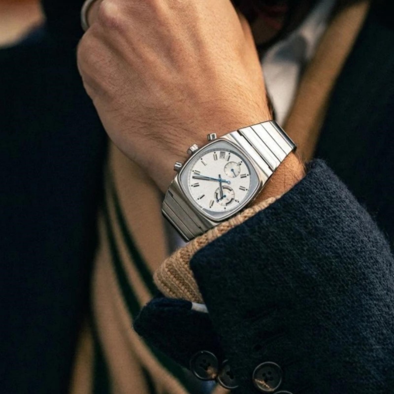 CILOA ساعة رياضية مربعة فضية ل - مراجعة Luxury Watch Trends 2025 وسعره