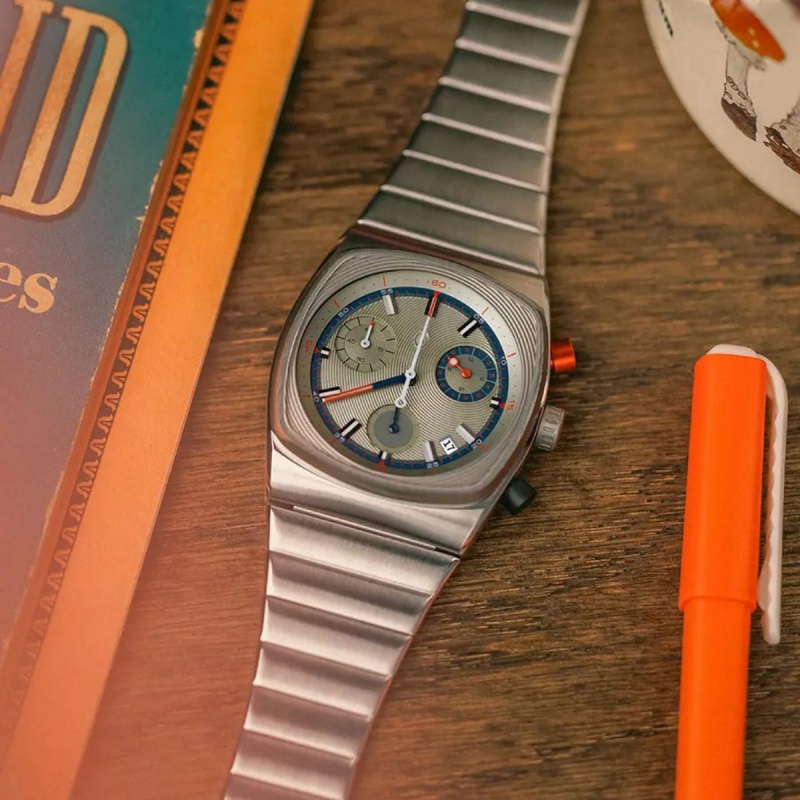CILOA ساعة رياضية مربعة خضراء  - مراجعة Luxury Watch Trends 2025 وسعره