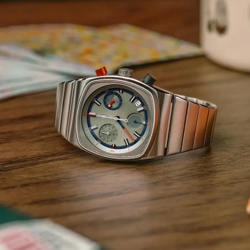 CILOA ساعة رياضية مربعة خضراء  - مراجعة Luxury Watch Trends 2025 وسعره