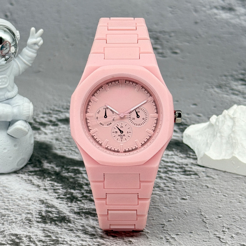 ساعة يد رجالية ونسائية من مارك - مراجعة Luxury Watch Exhibition وسعره